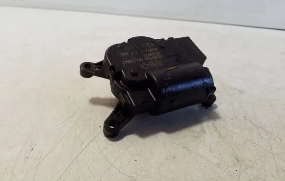 Audi A1 Air flap motor/actuator V3267002