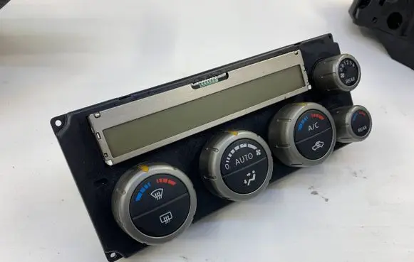 Nissan Pathfinder R51 Climate control unit 27500EB58B 06232006 1022534