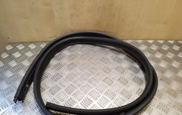 Ford Kuga I Loading door rubber seal (on body) 