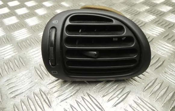 Rear air vent grill