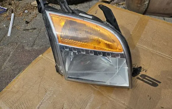 Ford Fusion Headlight/headlamp 24689800R