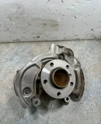 BMW i3 Front wheel hub 6852160 31216852160