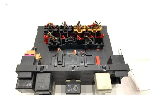 Volkswagen Golf V Other control units/modules 1K0937049N
