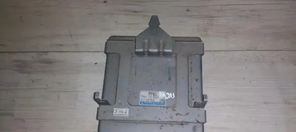 Mazda 626 Engine control unit/module fp0118881c e2t03771m
