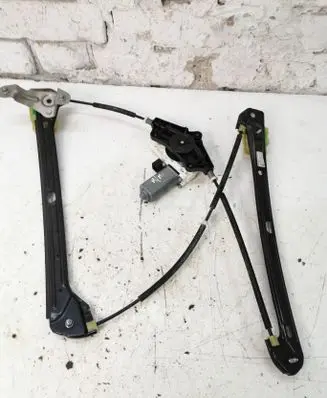 Volkswagen Golf VII Front door window regulator with motor 5G4837461H C03532105