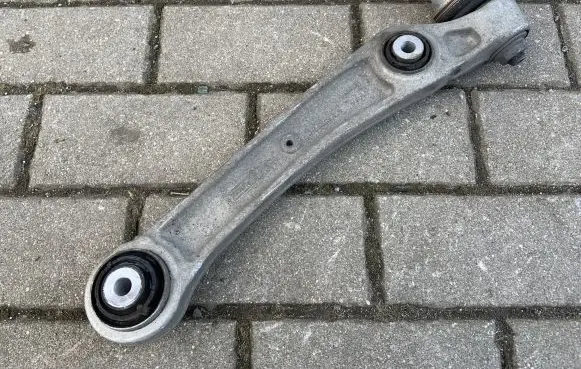 Audi Q7 4M Front lower control arm/wishbone 4M0407155C