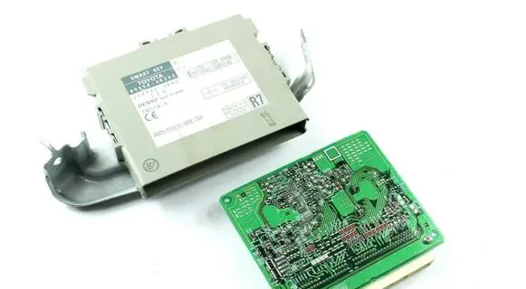 Lexus RX 330 - 350 - 400H Keyless (KESSY) go control unit/module 8999048252
