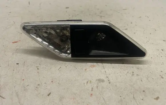 BMW 3 E46 Rear seat light 8375585