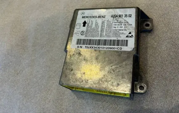 Mercedes-Benz C W204 Airbag control unit/module A2049013502 2049013502