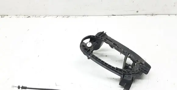 BMW 7 E65 E66 Front door exterior handle/bracket 70137011