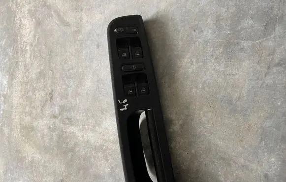 Volkswagen PASSAT B7 Electric window control switch 1J4959857