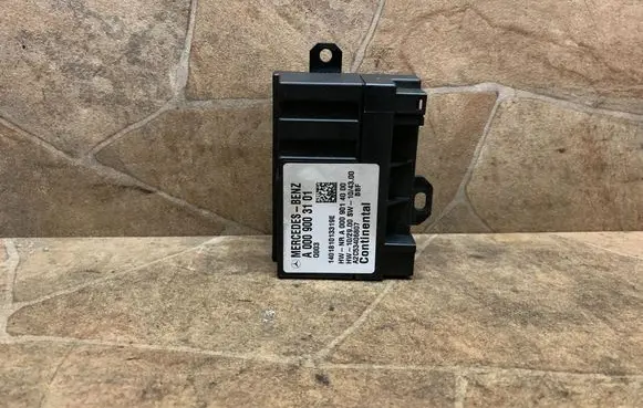 Mercedes-Benz E W212 Fuel injection pump control unit/module A0009003101