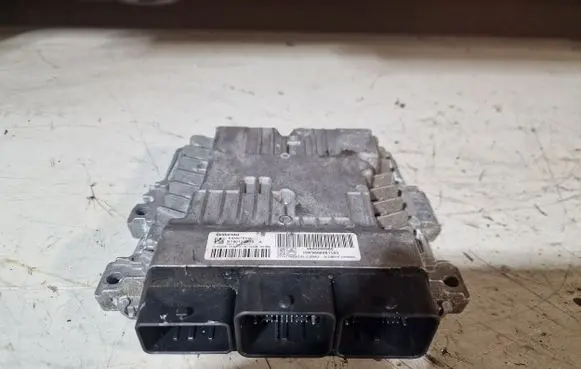 Peugeot 5008 Engine control unit/module 9800268980