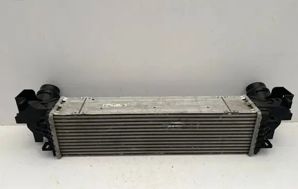 BMW 5 G30 G31 G38 Intercooler radiator 8576509