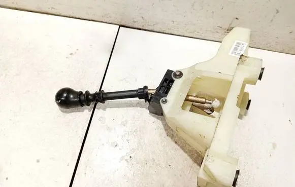 Peugeot 4007 Gear shifter/selector