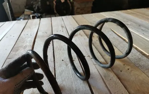 Toyota Corolla Verso E121 Front coil spring