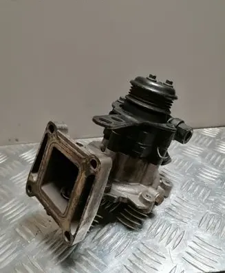 Ford Mondeo Mk III Power steering pump XS7E3A733A