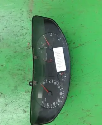 Audi A4 S4 B5 8D Speedometer (instrument cluster) 8D0919860E