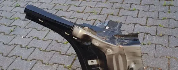 BMW 2 F44 Front door upper hinge 9498461