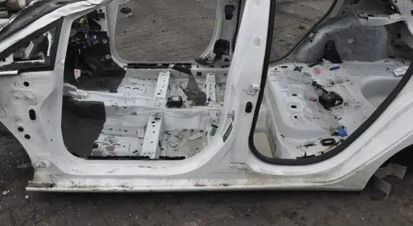 Ford Fiesta Pillar (middle) 