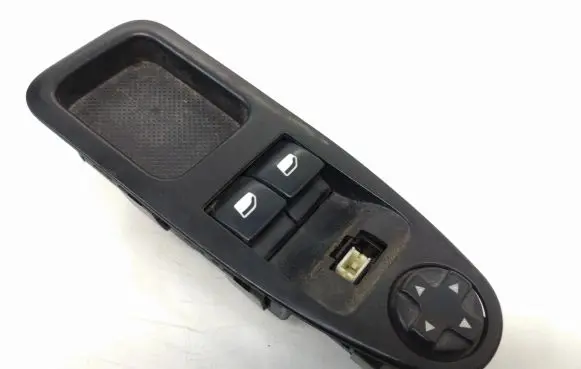 Peugeot Expert Electric window control switch 14012282XT