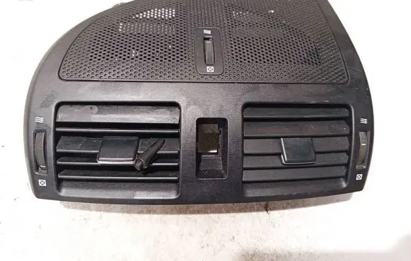 Toyota Avensis T270 Dash center air vent grill 9880