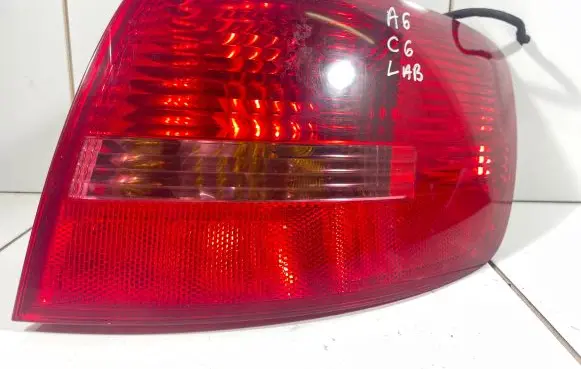 Audi A6 S6 C6 4F Rear/tail lights 89036920