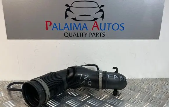 Skoda Fabia Mk2 (5J) Air intake hose/pipe 6R012965