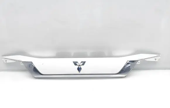 Mitsubishi Outlander Tailgate/boot lid cover trim 5817A265