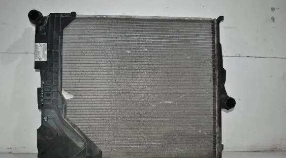 BMW X3 E83 Coolant radiator 3423556 EZC21V 64006735