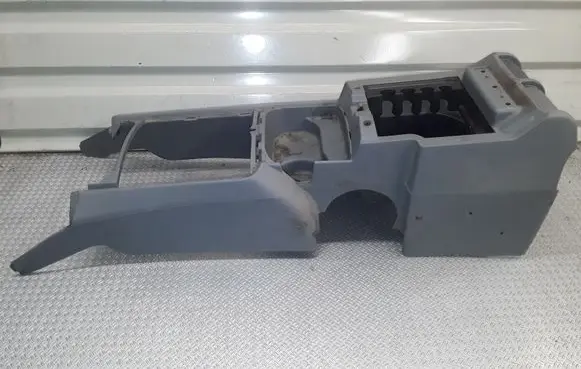 Jeep Grand Cherokee (WK) Center console 