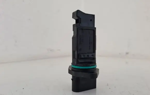 BMW 1 E81 E87 Mass air flow meter F00C2G2054