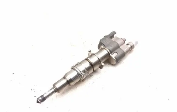 BMW 1 E82 E88 Fuel injector 7589048 758904809