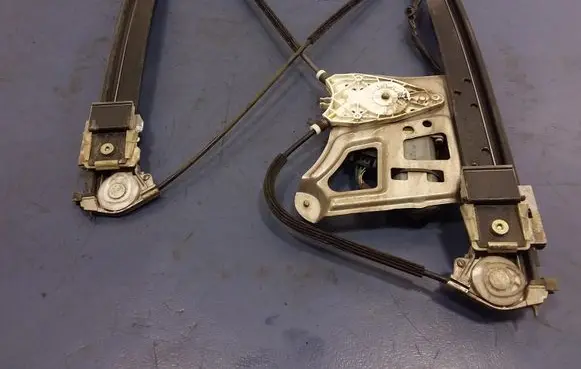 Mercedes-Benz S W220 Front door window regulator with motor A2207200446