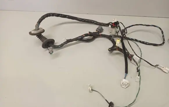 Isuzu D-Max Front door wiring loom 8981595171040