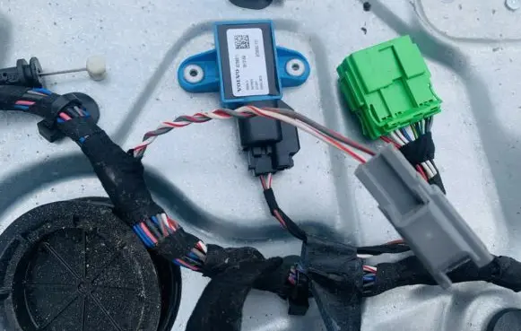 Volvo C30 Airbag deployment crash/impact sensor 30798511 091216a