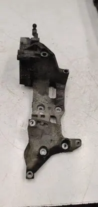 Volkswagen Golf VII Generator/alternator bracket 04L903143B