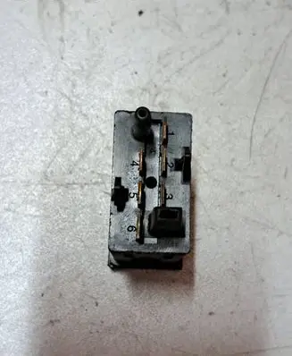 Volkswagen PASSAT B6 Windscreen/window heater switch 3B0959621C