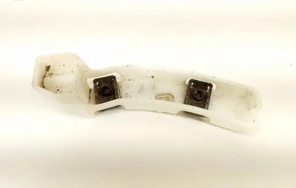 Peugeot 208 Front bumper mounting bracket 9673270380