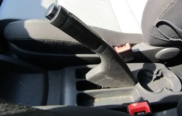 Volkswagen Polo IV 9N3 Hand brake release handle 