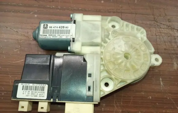 Citroen C4 I Front door window regulator motor 9647442680
