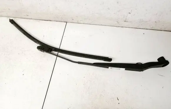 Dodge Magnum Front wiper blade arm