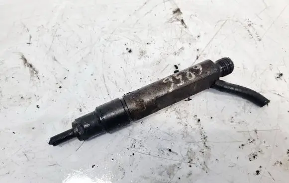 Skoda Octavia Mk1 (1U) Fuel injector 028130202P