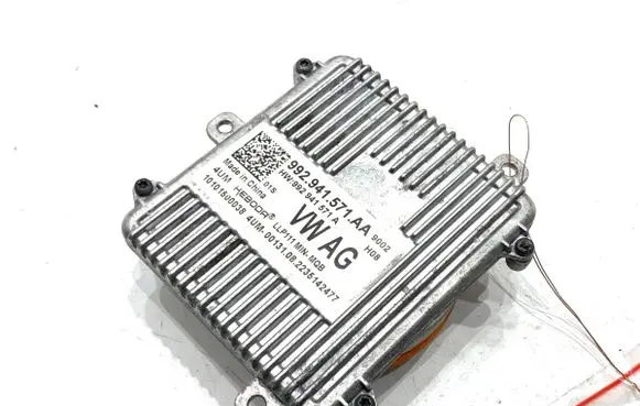 Skoda Superb B8 (3V) Voltage converter/converter module 992941571AA