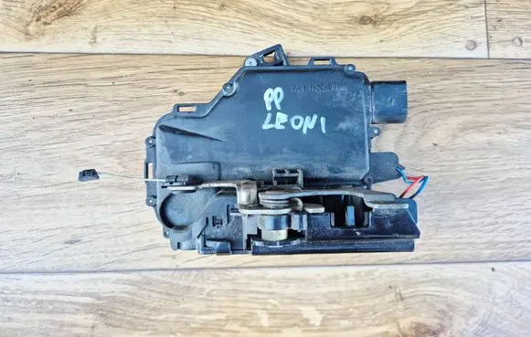 Seat Leon (1M) Sliding door motor 