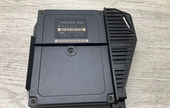 Mercedes-Benz E W210 Engine control unit/module ECU 2108200126