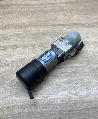 Mercedes-Benz E W211 Tailgate hydraulic pump motor A2118000948 016342