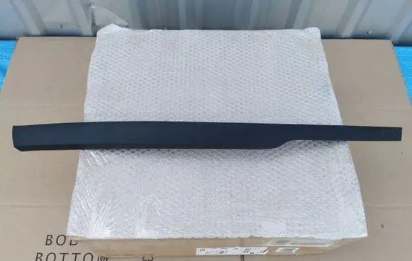 Opel Meriva B Front bumper lip 13267707