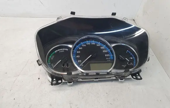 Toyota Yaris Speedometer (instrument cluster) 838000UC90