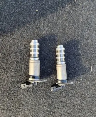 BMW 3 F30 F35 F31 Camshaft vanos timing valve 7585776
